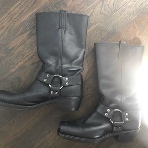 COPY - Gorgeous! Frye Harness 12R Boots, size 8 😍
